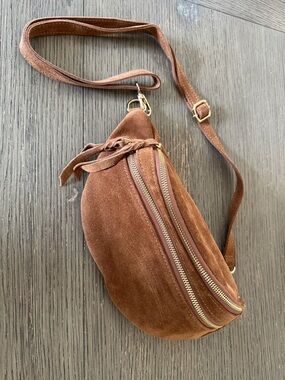 Suede bum bag in cashew